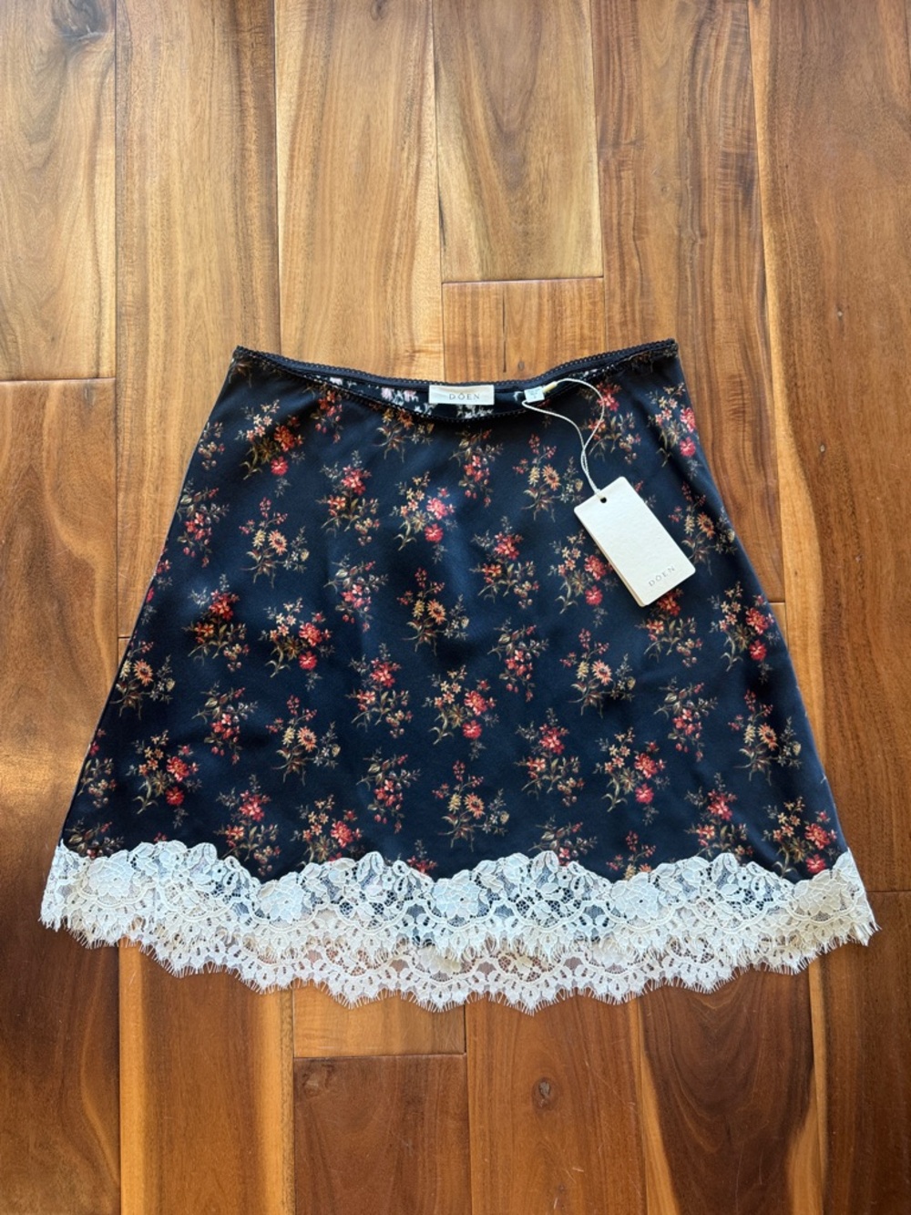 Doen black Floral Lace Trim A-Line Skirt